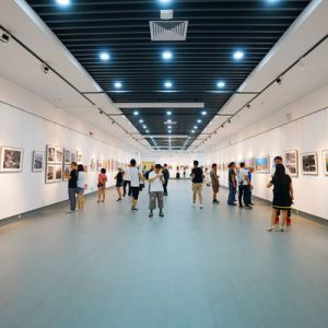 深圳国际摄影大展平行展——“宝安百年影像”摄影艺术巡回展开幕