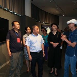 孙成毅14座8000米高峰摄影展亮相开平沙飞摄影周