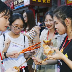 宝安有你 宝台大学生追梦大湾区