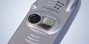 2000年——JSH04 拍照手機