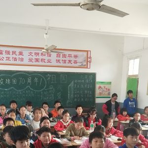 河南淮滨县三空桥派出所进校园开展交通安全知识讲座（图）
