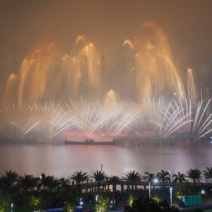 澳珠首次联合举行庆祝澳门回归祖国二十周年盛大烟花汇演