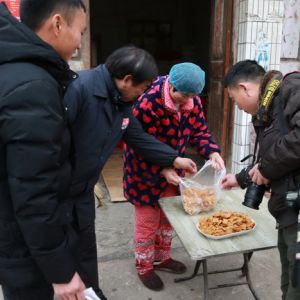 安徽阜南方集馓子畅销洪河两岸及大中城市（组图）