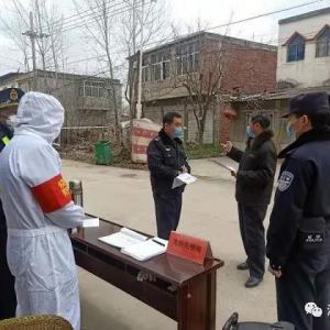 河南淮滨夫妻警察共战疫情（图）