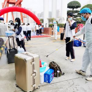 深圳中澳实验学校高三、初三学生返校复课