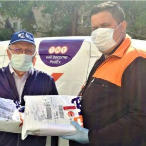 中國攝影在線攝影師向歐洲攝影藝術協會捐贈口罩