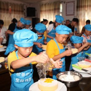 免费送课 情暖童心（图片新闻）