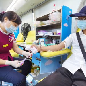 中秋国庆假期宝安市民踊跃献血