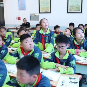 河南淮滨:少年强则国强