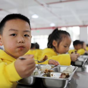 永川：“光盘行动”进校园 勤俭节约记心中（图片新闻）
