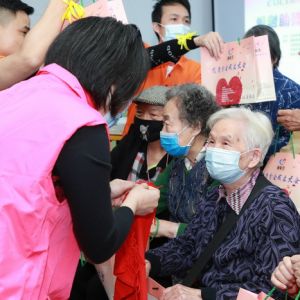 深圳罗湖东晓街道举办“爱老助残.情暖东晓”新春慰问活动