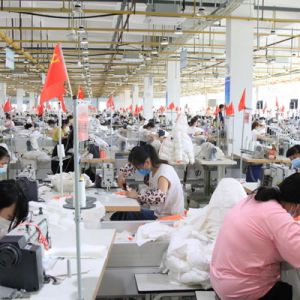 河南淮滨县产业集聚区“阻疫情、促生产”两手抓（组图）