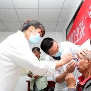 永川：“服務百姓健康行動”走進敬老院（圖片新聞）