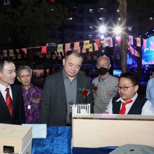 600师生家长同台献艺 共祝安小建校70周年