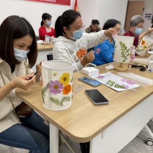 社區(qū)女紅制作，和諧鄰里生活