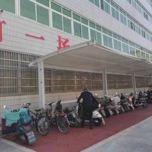 河南淮濱：“暖警車棚”暖警心（圖）