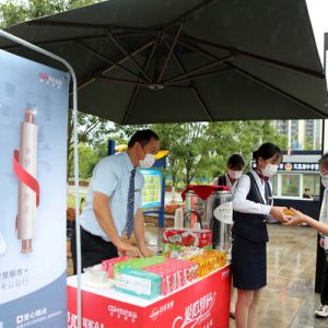 心系學(xué)子 護(hù)航考生（圖片新聞）