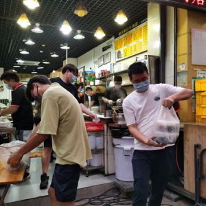 “不設堂食只打包”！深圳寶安部分商家全力支持防疫