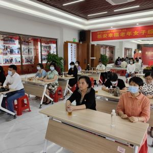 深圳宝安老年人踊跃学习二十大报告