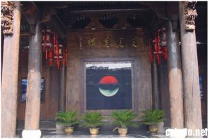 【點(diǎn)擊陳長(zhǎng)芬】記橫店明清民居博覽城“陳長(zhǎng)芬藝術(shù)館”