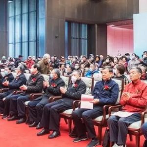 青島：擁抱春天——全市老年大學書畫攝影作品展實拍