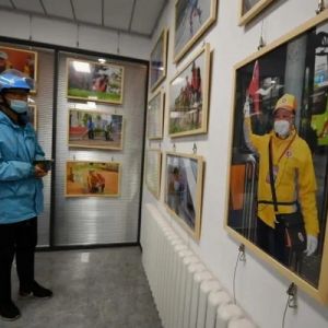 《新时代 最美劳动者》专题摄影展亮相黄寺党群活动中心