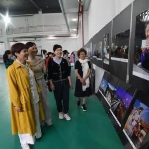 市老年大学学员摄影作品展开展