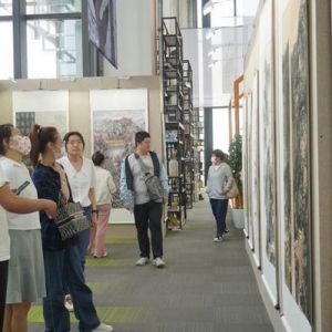 北京平谷区职工书画摄影展在经开区巡展开展
