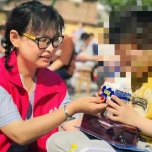 「泸州」邓鸿：“不务正业”的摄影师，化心为行的志愿者