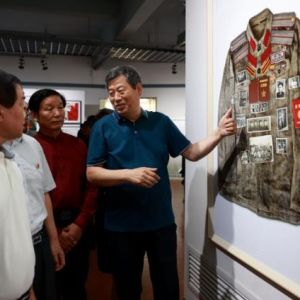 一场特殊的摄影作品展 看老兵眼中的老兵