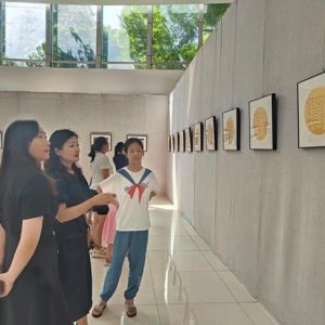大运书画摄影展 相约青春盛会