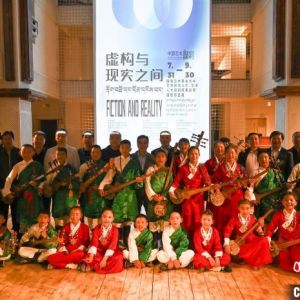 虚构与现实之间摄影展在拉萨介观艺术中心举行