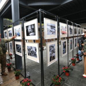 50年光影叠加留乡愁，“乡土摄影家”张才福摄影作品展举行