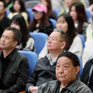 西安明德理工学院举办柏雨果摄影专题讲座《我们为什么要摄影》
