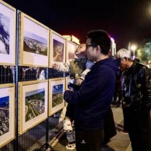 彬州市举办首届青年歌手大赛（决赛）暨主题摄影展