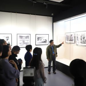 120余件作品！ 这场红色摄影展在东莞岭上美术馆开展