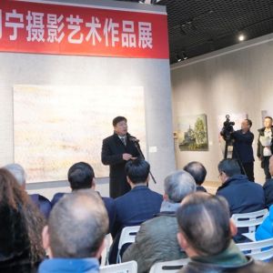 人物｜“同与不同”摄影展，周宁用六十幅画面留住时代风情