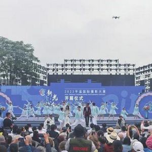吸引全球两千多名摄影师上万幅作品参展 第23届平遥国际摄影大展开幕