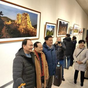 胡德定齐长城摄影展开幕，观众可“遥望”全线景观