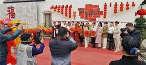 定格旧时光记忆！即将乔迁新居，他为老宅办了一场摄影展