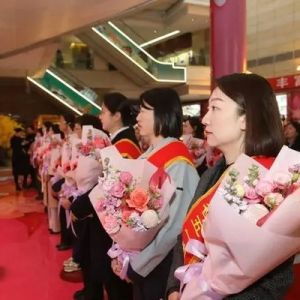 展现工匠中的“她力量” 四川省女职工书画摄影优秀作品巡展开幕