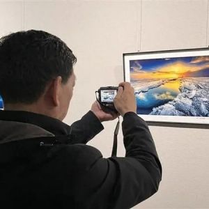 第五届“梦幻青海湖”生态摄影展开展