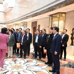 全市推进高水平开放高质量招商引资暨第四届潍坊发展大会嘉宾代表座谈会举行