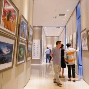 “出彩郑州 大美中原”书画摄影展开展
