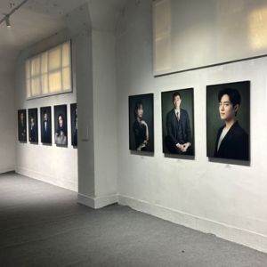 “流动的转场·徐雄摄影个展”在重庆开幕
