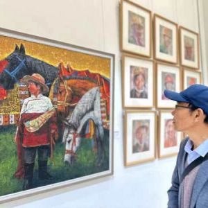 青海省职工美术书法摄影作品展在西宁开展