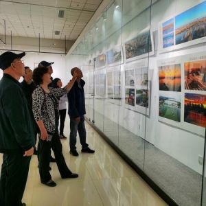 衡水市举办庆祝中华人民共和国成立75周年书画摄影精品展