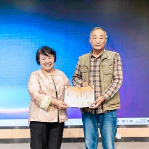 山东工艺美术学院举办《乡市·沂蒙小调》图书捐赠活动