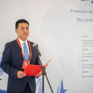 光影留念 见证海湾璀璨 首届世界最美海湾摄影展在青举办 崔作出席活动并致辞 ...