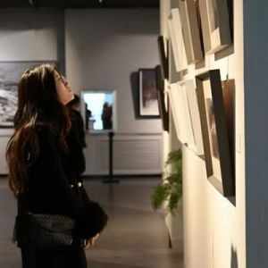 “粉雪奇缘-冰雪题材美术与摄影作品巡展”在长举办